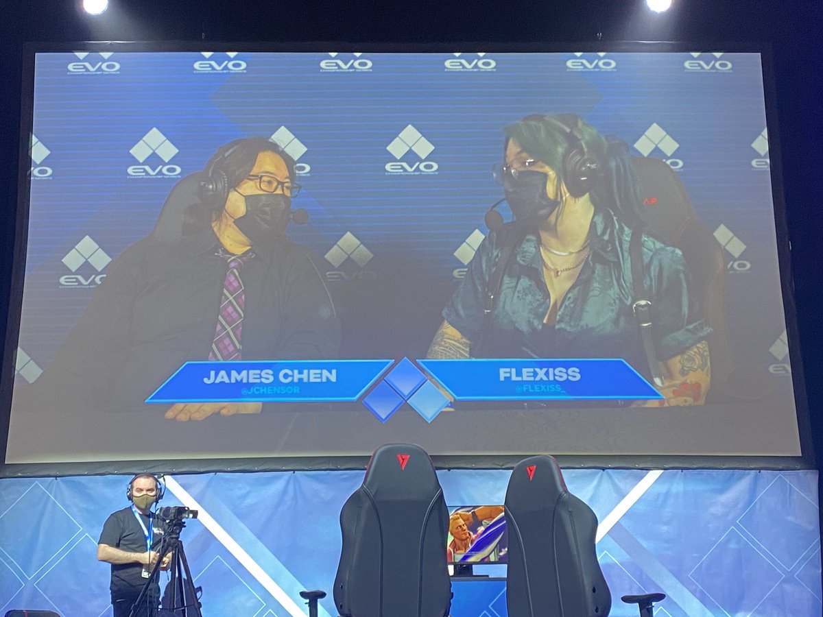 Aayyyy  <a href="/RoyalRivals/">Royal Rivals Official</a> Royalty commentating SFV during  <a href="/evo/">Evo</a> !!

We’re proud of you  <a href="/Flexiss_/">Flexiss</a> !!