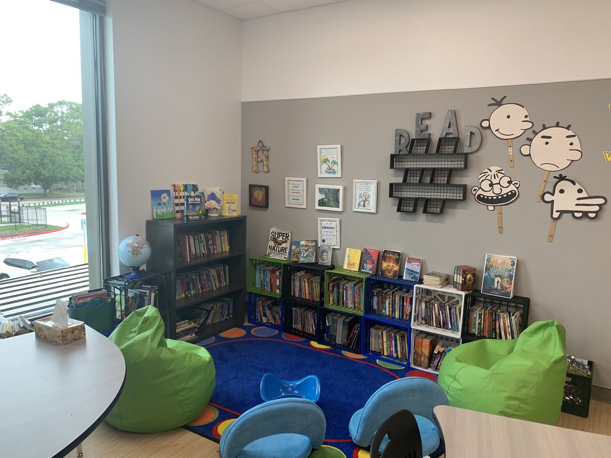 msJHoover's tweet photo. Reading nook ready for some 4th graders!! #BPE https://t.co/f9Esy6Yqor