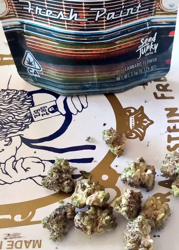 @berner415 #MadCowGenetics #SeedJunkyGenetics #Jbeezy

This was a gift.

To me the flower is a melange of fruity herbal notes with just a hint of Rust-o-leum. What a Giddy-fun strain, super fresh harvest, smokes like it smells....smooth!

Damn y'all doing it right💯🔥👍🏾