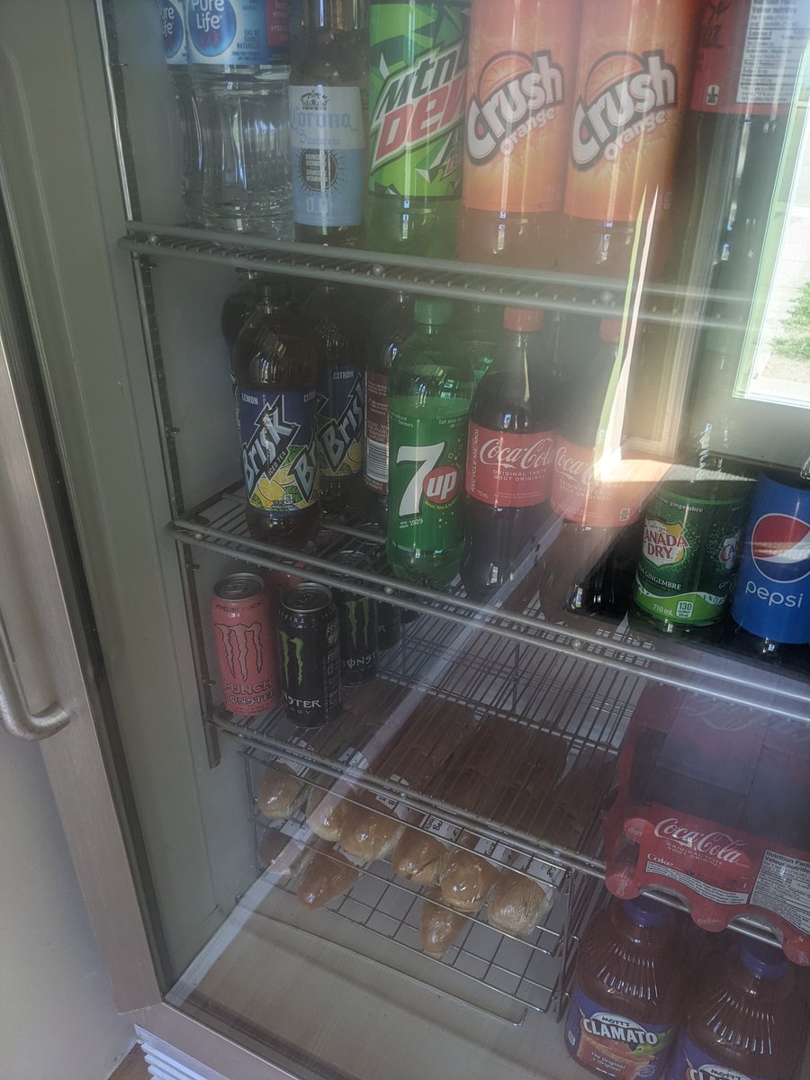 PennerBrian's tweet photo. And this new life style is supposed to help my heart. Well...to be honest I ate too much of this crap in the sprayer cab. #TheShortStop
#Enchant
#carwash
#conviencestore https://t.co/2eOShAL4Qb