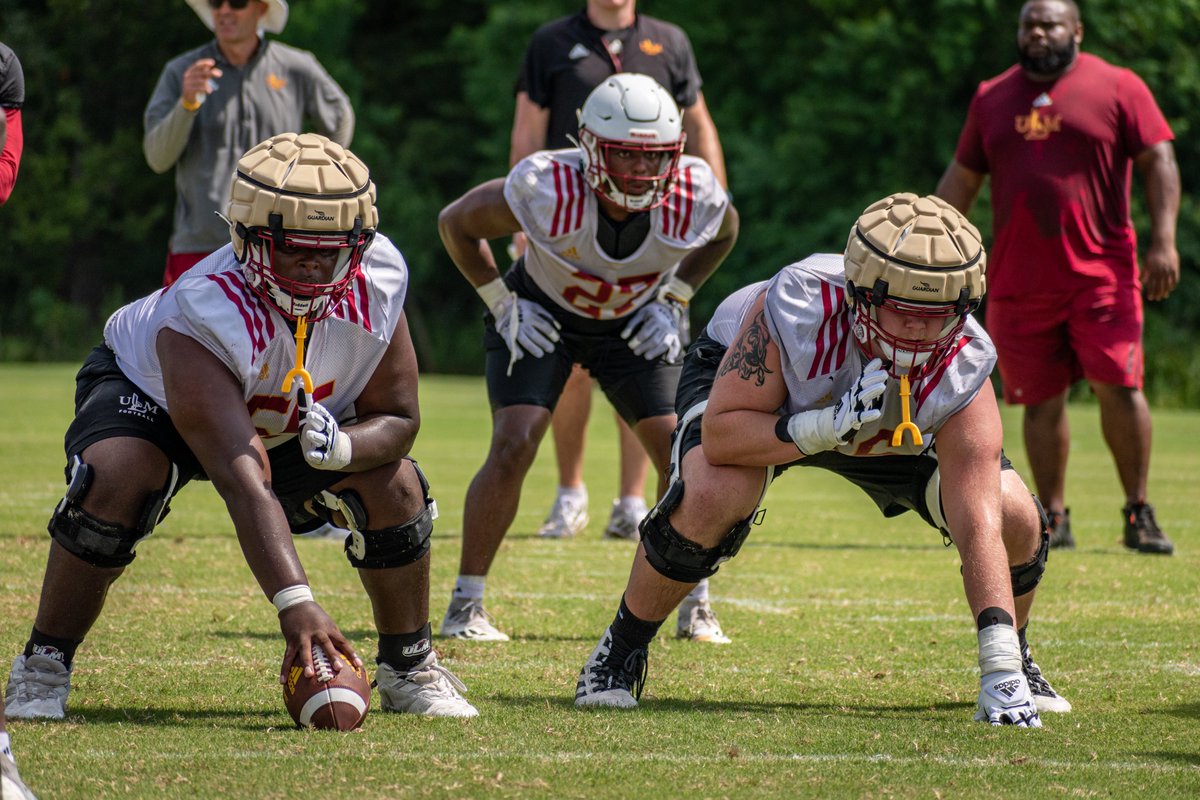 𝗗𝗔𝗬 𝟮 🔥 🔥
📷 <a href="/CoachTHundley/">Ty Hundley</a> 
#GoldFriday #WIN #TheBestIsOnTheBayou #Funroe #SunBeltFB