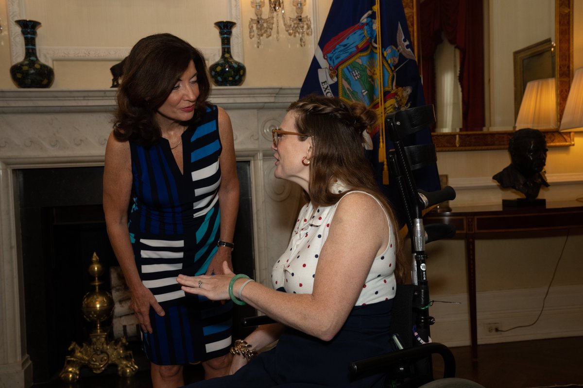 GovKathyHochul's tweet photo. Took a few minutes this week to thank our team for their tireless work to deliver for New Yorkers. I am constantly inspired by their unrelenting commitment to public service and making our state an even better place! https://t.co/EyrryLvb9Q