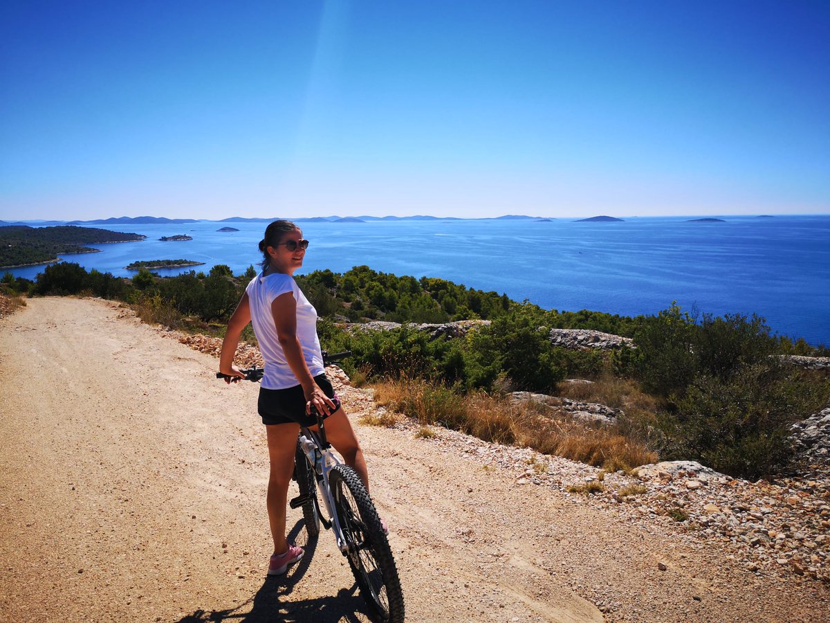 Alltech's tweet photo. Croatia:

Alltech Croatia put a “spin” on the #MakeADifferenceDash by cycling along the Adriatic coast. https://t.co/xffMplpVXO