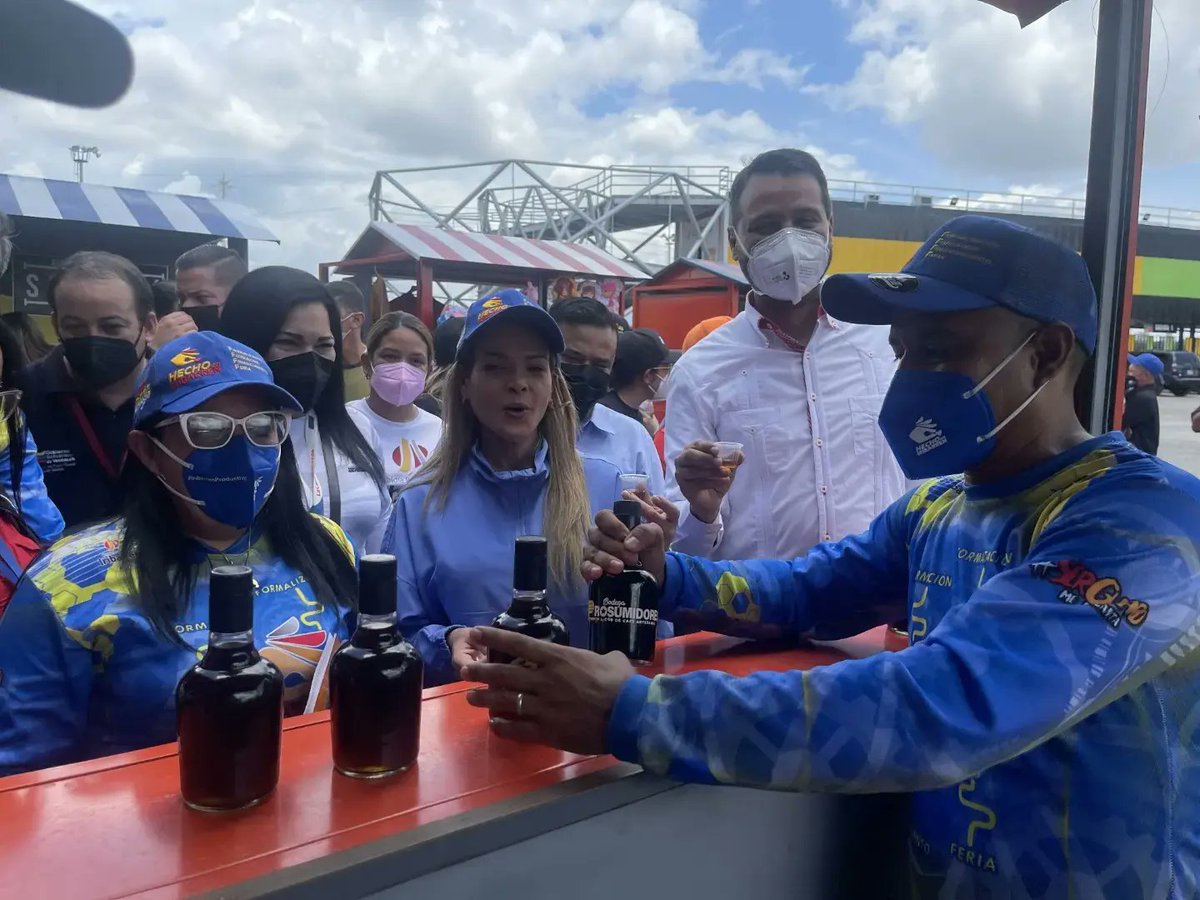 Motivando así a los emprendedores larenses y avanzando desde el <a href="/mincomnacional/">Ministerio de Comercio Nacional</a> con la materialización de las 4F del emprendimiento para el desarrollo integral de la economía real y diversificada. 
¡Vamos por el camino de la prosperidad Patria!