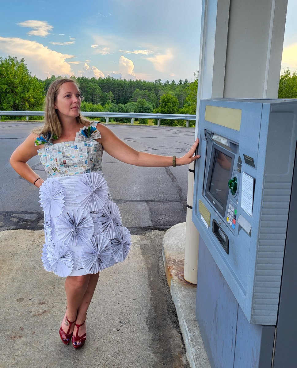GISHialidocious's tweet photo. High debt or high fashion? @gish is the judge of that! #GISH #DebtGala #The99Percent #item 85 https://t.co/xaX2yxujAg