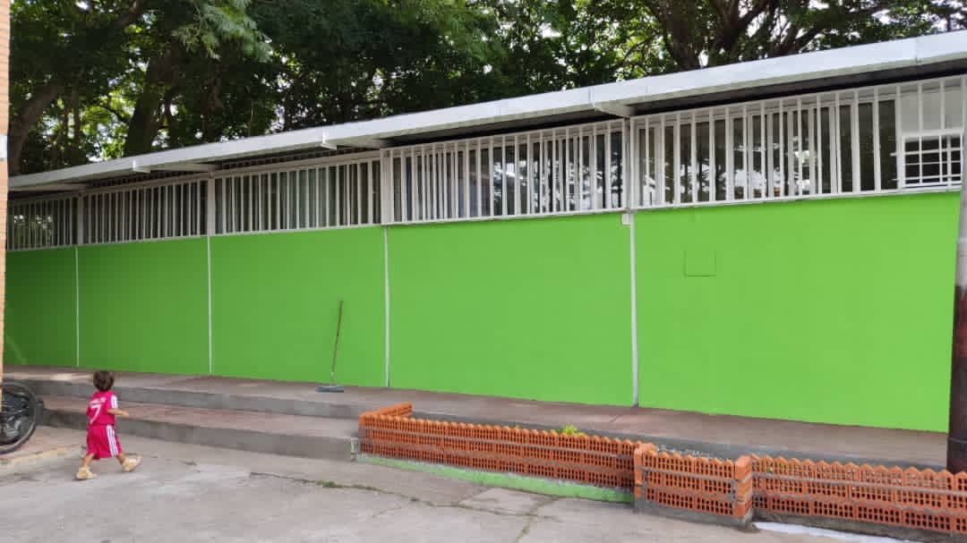 LaraGranMision's tweet photo. Hoy #05Agos siguiendo las líneas de nuestro Presidente @NicolasMaduro y dando respuesta a la #Linea58 de VenApp se hace la entrega d la Rehabilitación del Ambulatorio Tipo I El Ujano un trabajo en articulación perfecta Gobernación del Estado Lara, #MPPOP y #GMBNBT 
@GRaulparedes https://t.co/nOrC90ZdEY