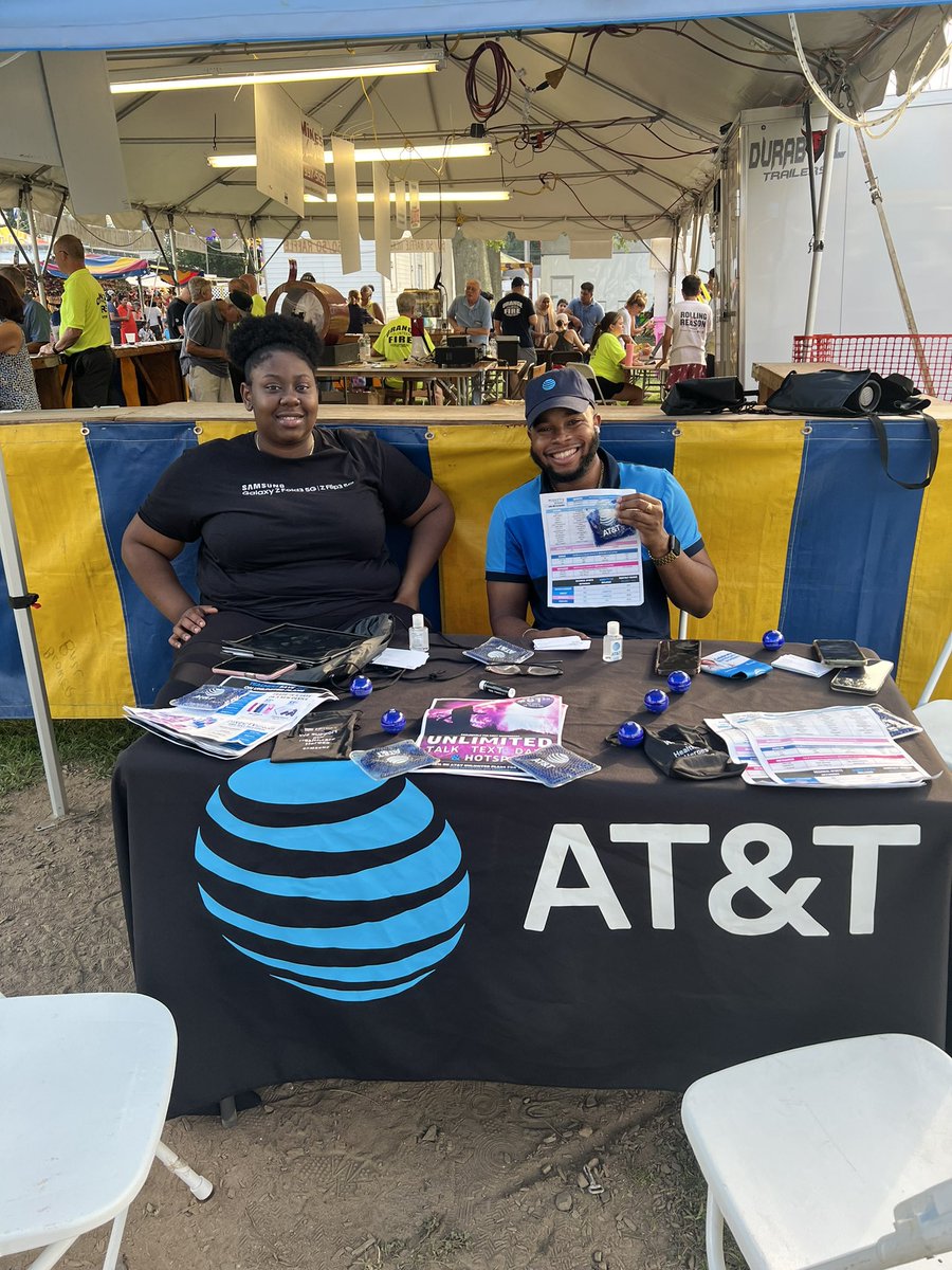 Day #2 of the Orange Fireman's Carnival 🎡! Got the Milford Mall squad out here representing AT&T & spreading the word on our 🔥 offers!! @D_Zargos @LizMariex0_ @firas_smadi @TheRealOurNE