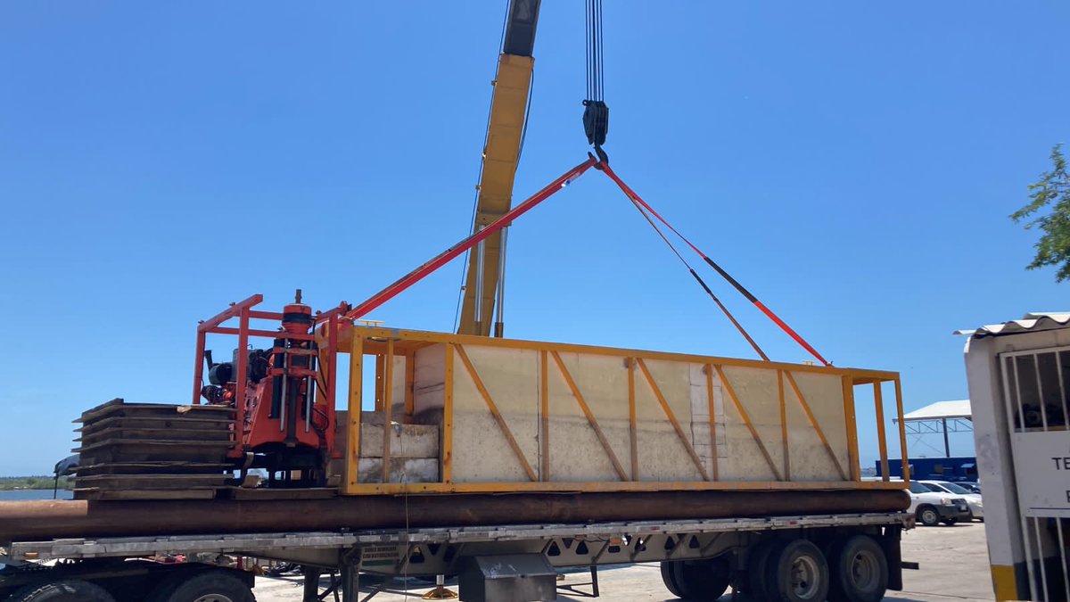 PYROBLASTMexico's tweet photo. Arribo de equipo al puerto de Mazatlán en Sinaloa, México para iniciar estudios para la profundización de un canal de navegación con la tecnología #PYROBLAST-C https://t.co/nd4JEqNF9C