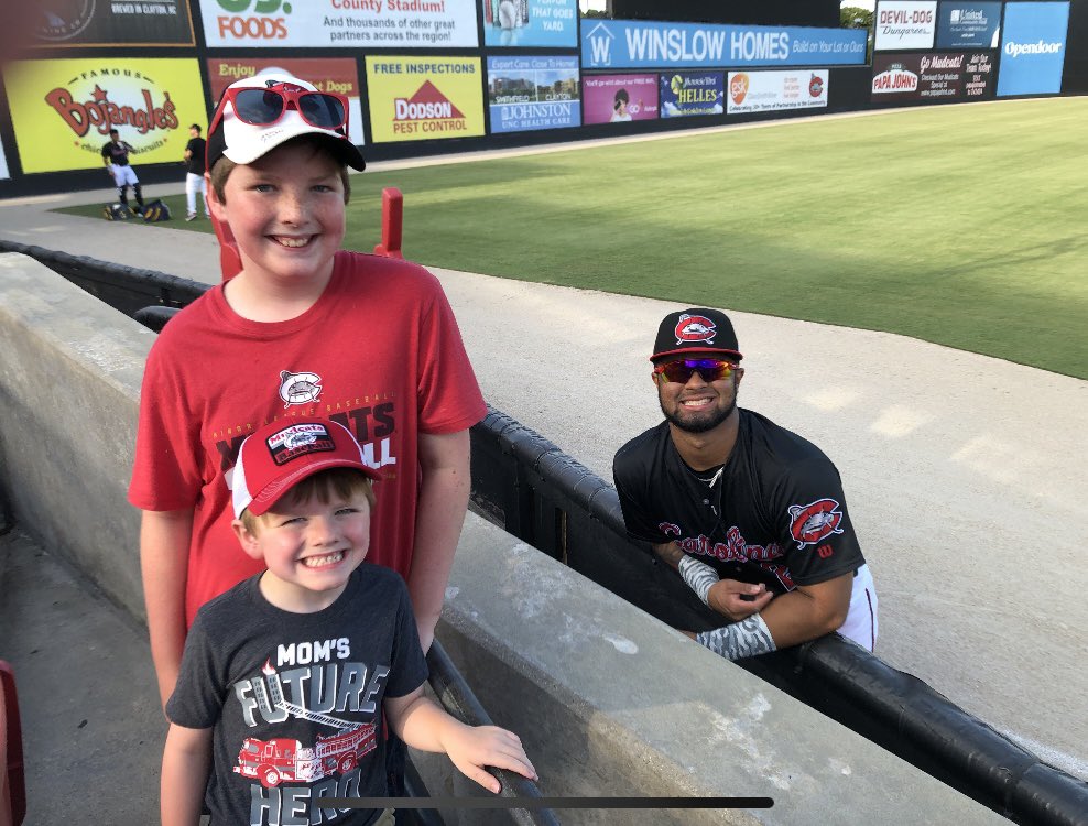 Mrs_PaceEWA's tweet photo. Looks like another GREAT night for BaSeBaLL! Perez Fan Club strikes again!!!⚾️🧢⚾️ @CarolinaMudcats @HedbertP #PerezFanClub #Section306 https://t.co/Fgo1kiILOr