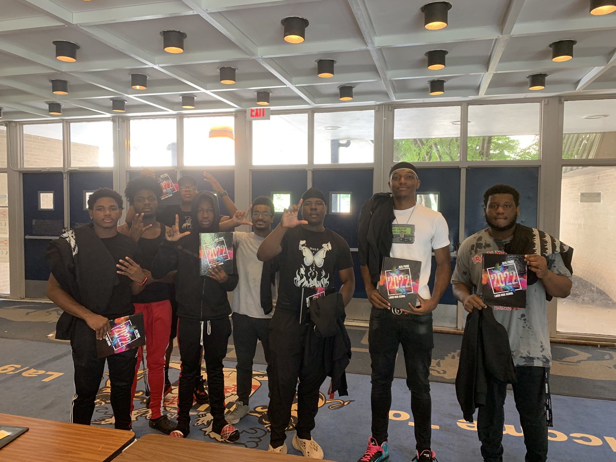 ShermanEllegood's tweet photo. It was great seeing some of my 22’s as many of them are leaving for new adventures this weekend. As an educator, you always want to make an impact on your students, but the truth is, it was a two way street. #22forever #DenNation #WeDaBest https://t.co/I0DUiATlsb
