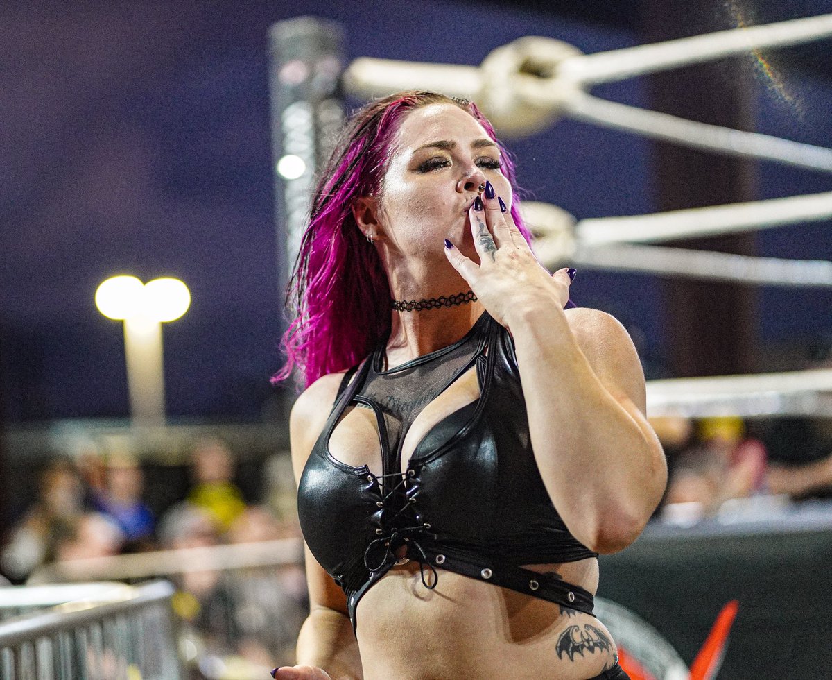 edwinc1017's tweet photo. ๐ธ @TracyNyxx ๐ #SHINE73 #WomensWrestling https://t.co/2x9XZezm3x