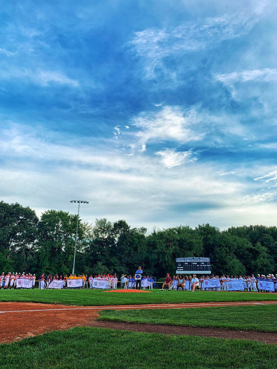 LittleLeague's tweet photo. 📍 Bristol, CT
📸 East Region Opening Ceremonies 
🔜 Little League Baseball

#LLWS https://t.co/nnb4sfbyYb