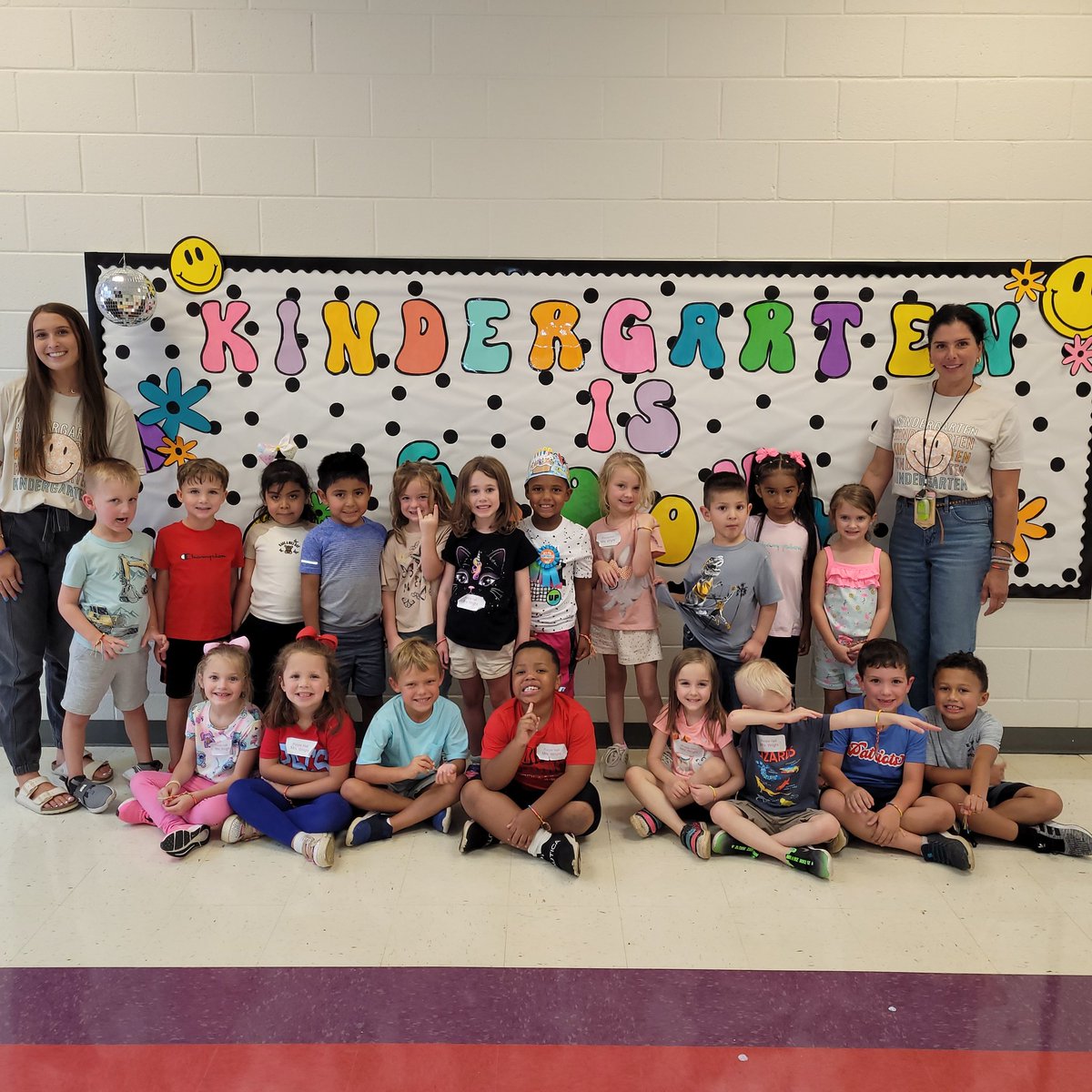 lps_mrswright's tweet photo. We had a great start of the year! This bunch already has my ❤️ 💙 
Our classroom is a family!
@DCSeNews @TweetDCS_LPS https://t.co/hE5fsa0M4M