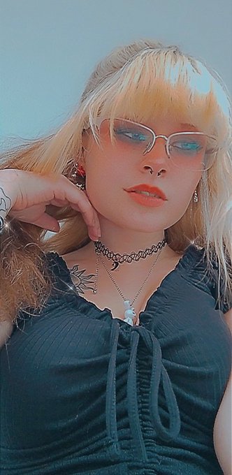 Anyone wanna take me to hot jail cause it's illegal to look this sexy? https://t.co/oWoR2mvncr