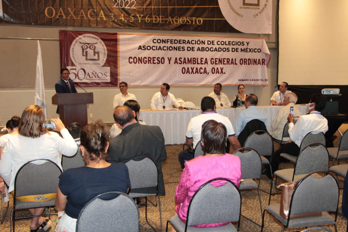 tsjoaxaca's tweet photo. Participa el magistrado @MoisesMolina, presidente de la Sala Constitucional del TSJO en el Congreso de la Confederación de Colegios y Asociaciones de Abogados de México #CONCAAM. https://t.co/ddYiBiQFP3
