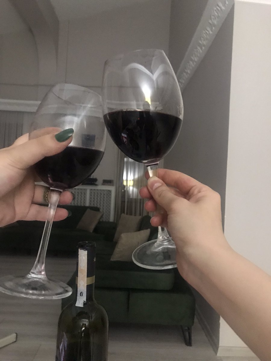 Evim, Sılam ve şarabım ♥️ <a href="/lion_artt/">Sıla Akpınar</a>