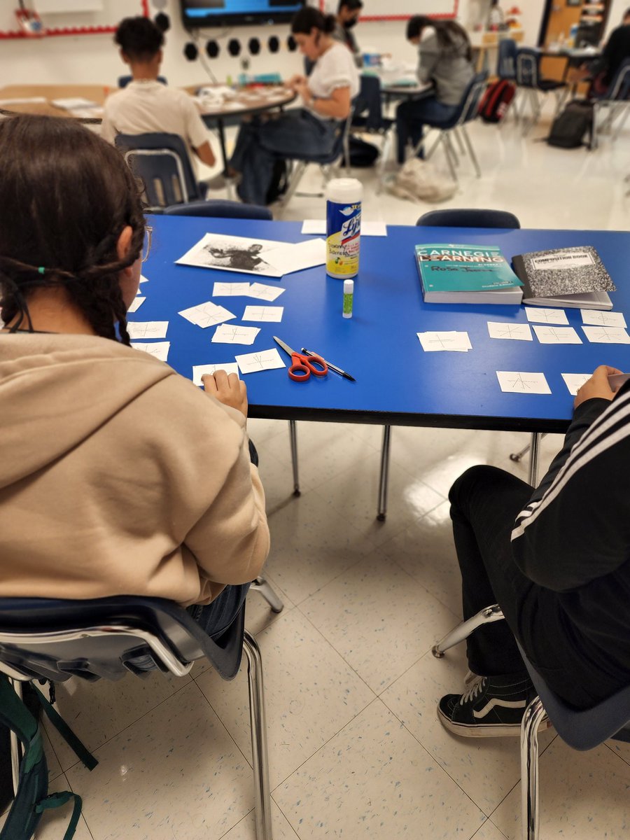 AbiEduVerse's tweet image. Sorting cards according to their graphical behavior 📈📉 
#CarnegieLearning #WeAreClintISD🍎 #CECAPatriots