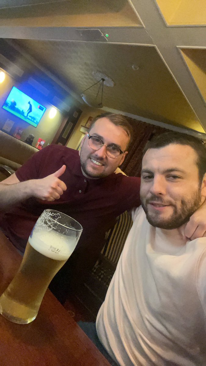 EvanSargent10's tweet photo. Having a pint with my best mate @PeterHolman7 https://t.co/9UBJ3Ov2ph