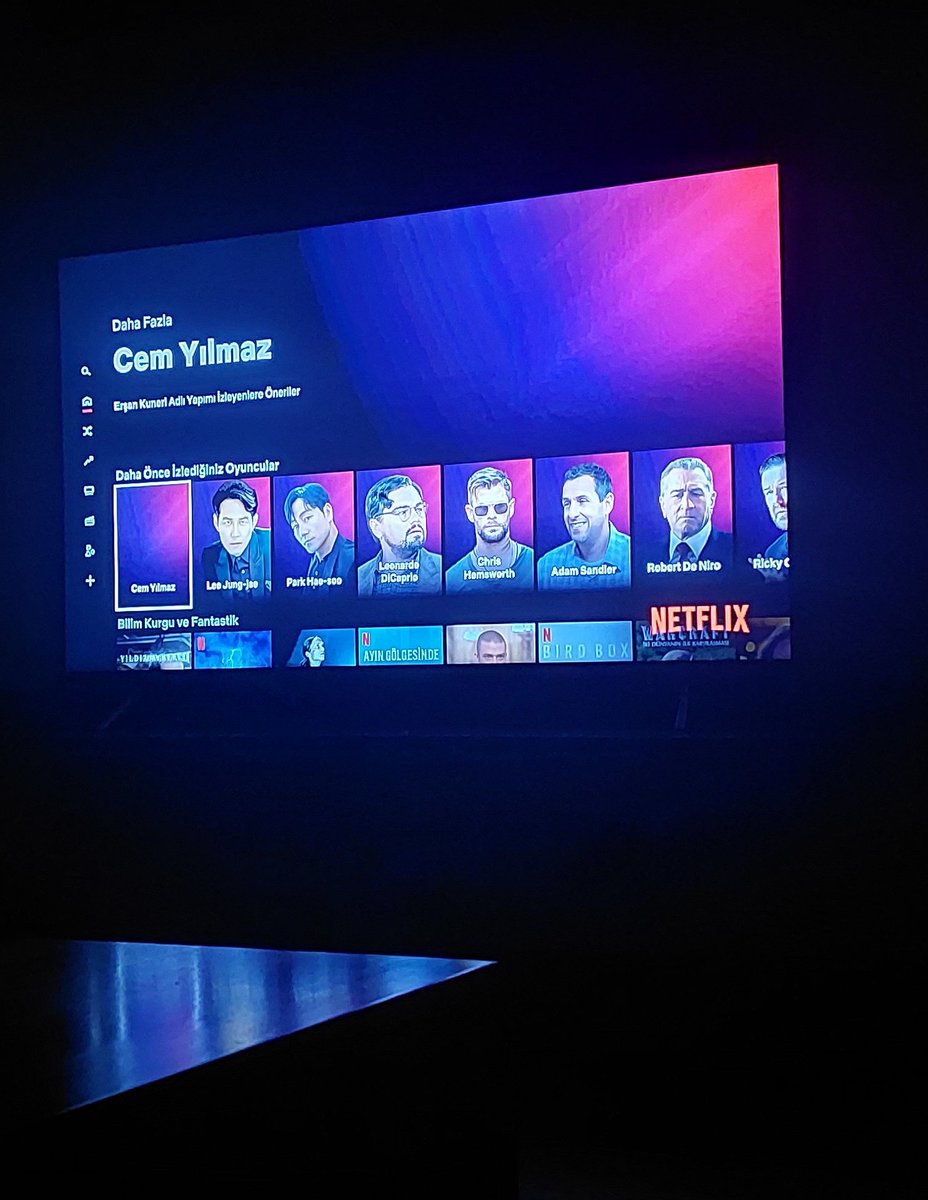 mrtmngc's tweet photo. @CMYLMZ abi neden resmini kaldırmışlar @netflixturkiye Hem listenin başına al hemde resmi kaldır olmaz böyle https://t.co/sIKZkTRHXF