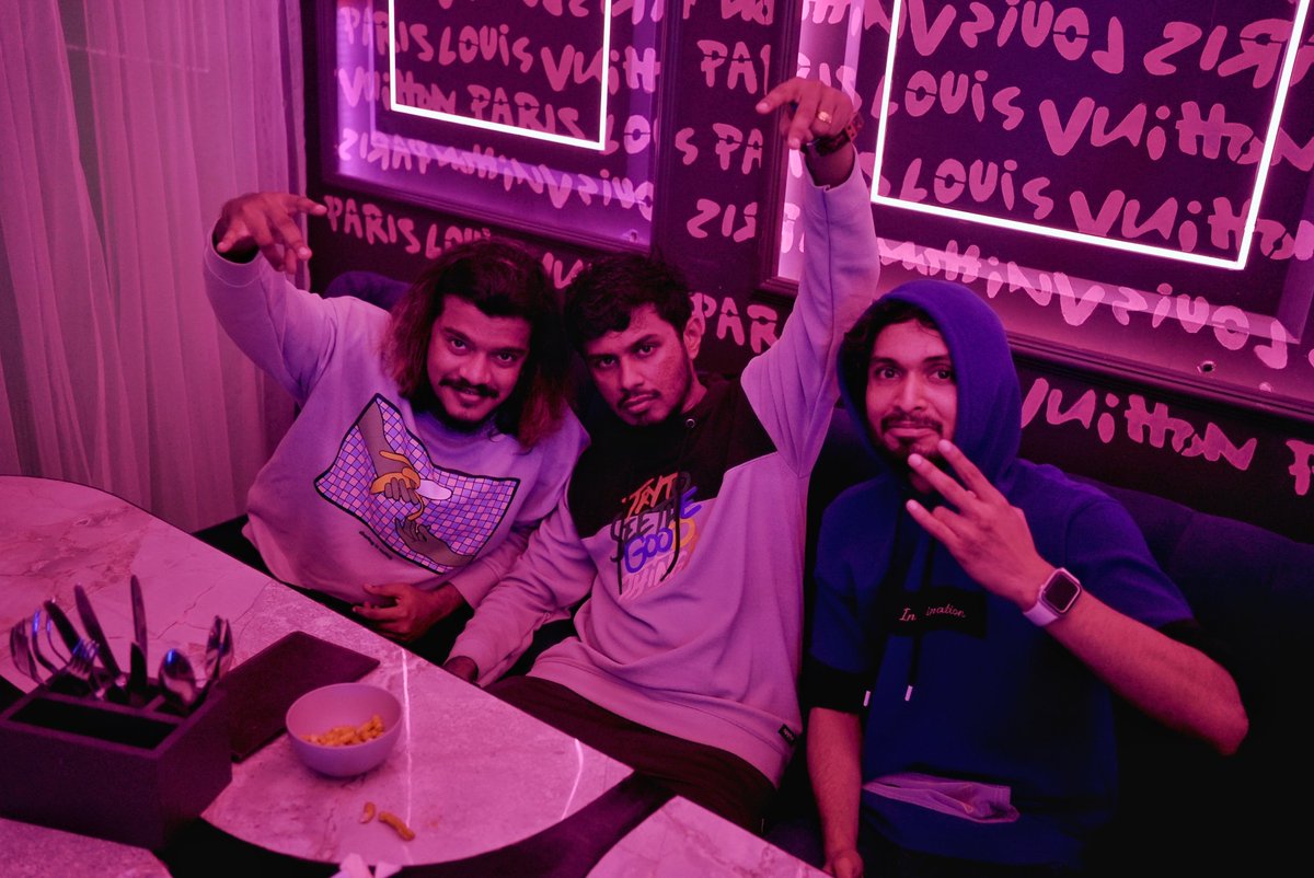 officialFEJO's tweet photo. another blast show with Thirumali, Thudwiser & Adarsh ADJ🔥 alongside Jeffin Jestin and Lijo with a surprise visit from Blesslee. Fly High Kochi was high. thank you Kochi. y'all were awesome ❤️ will post more pics soon 🤘🏻
#Fejo #Thirumali #FlyHigh #Blesslee #MalayalamRap https://t.co/UZ3JfRz0ZP