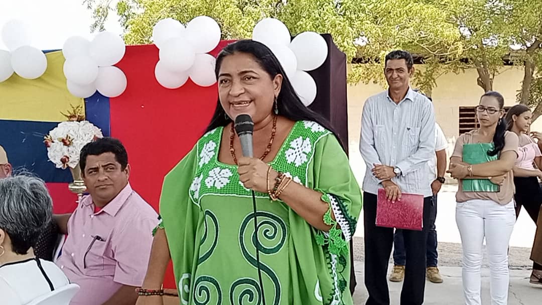 dorelisecheto's tweet photo. 71 estudiantes del Municipio Almirante Padilla reciben su título de Bachiller.
#MaduroIndestructible https://t.co/zE9N4kuSuY