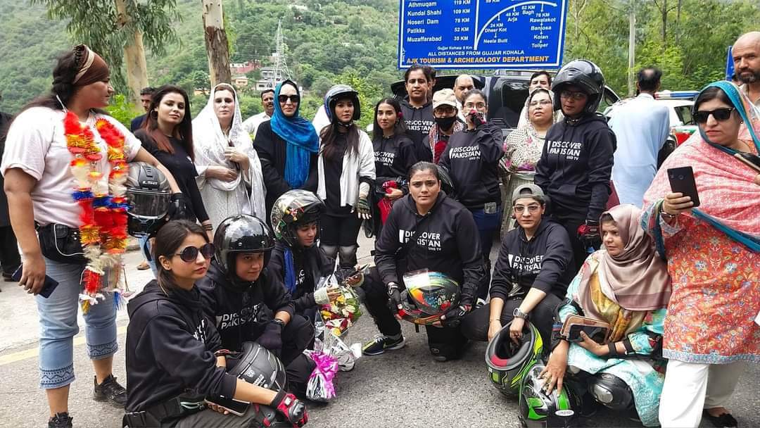 PakTravelGuide's tweet photo. 13 Females Bikers are Exploring Azad Kashmir. https://t.co/S08c0YcInt