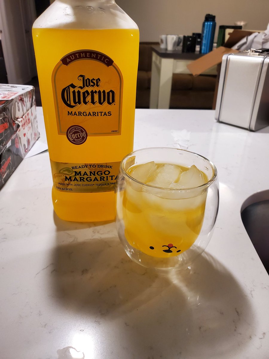 JessicaChapter2's tweet photo. I may be a 30 hour drive from the besties but ik we're all drinking together right now :') @odamys_ @__paolala https://t.co/sW2h3Zc7df