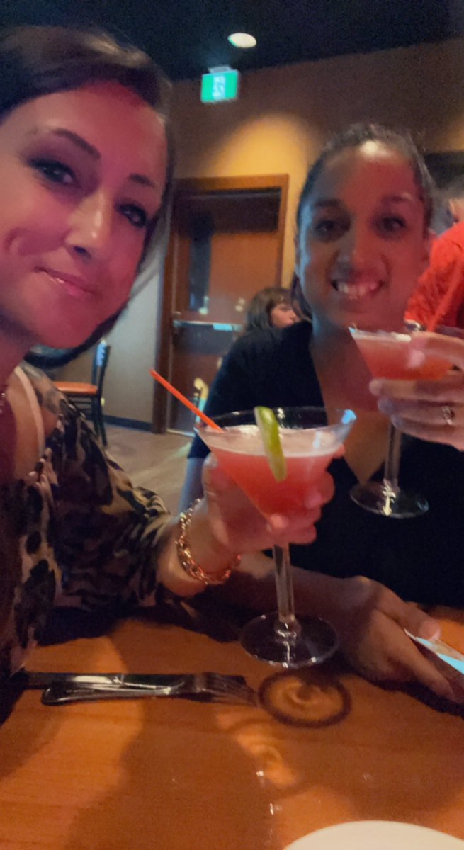 Ladyst4rr's tweet photo. Its good to visit my hometown! Errbody missed me 🥰💯🙌🏻🔥🔥🔥 PARTY WAS lit at Bar when they saw me come in 🤪🥳🥳🥳🤩 I had too much fun to take pics all the time!! Sometimes letting go of web3 and LIVING it up is what U gotta do🥳🥳🥳
#LikeARockstar https://t.co/FF4yah1c4V
