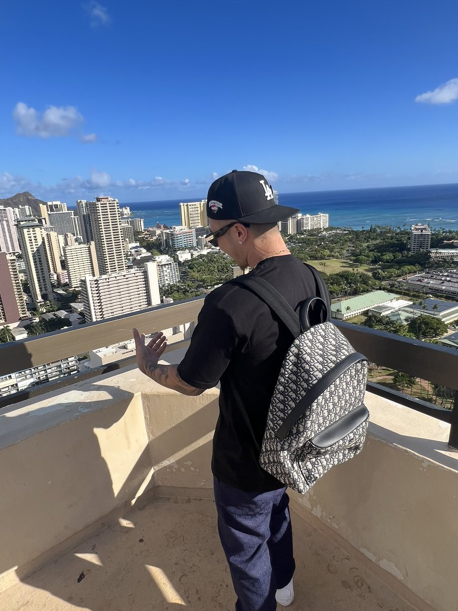 HieuVinhN's tweet photo. Nutted in my own eye to see how far I came 💯🥂 https://t.co/OOfLq6Az9n