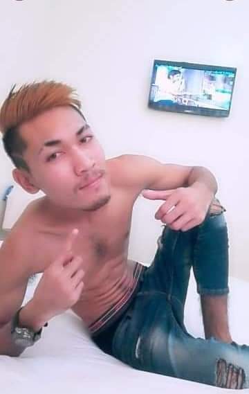 YgnLeo's tweet photo. ချစ်သေးလား အရင်လို😊😊😊 https://t.co/YeF6z8sBlW