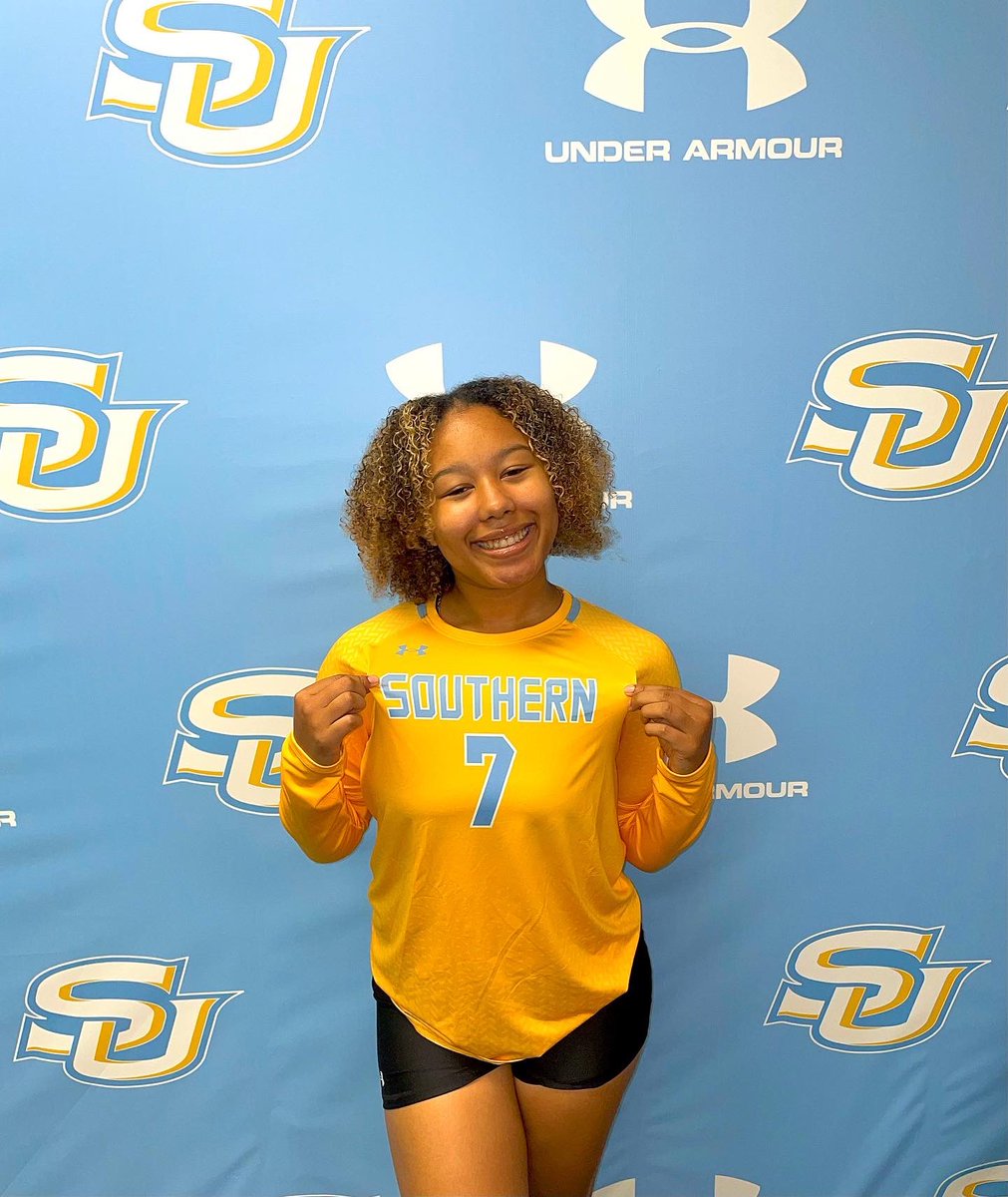 TrinityLane2022's tweet image. #7 signing in…