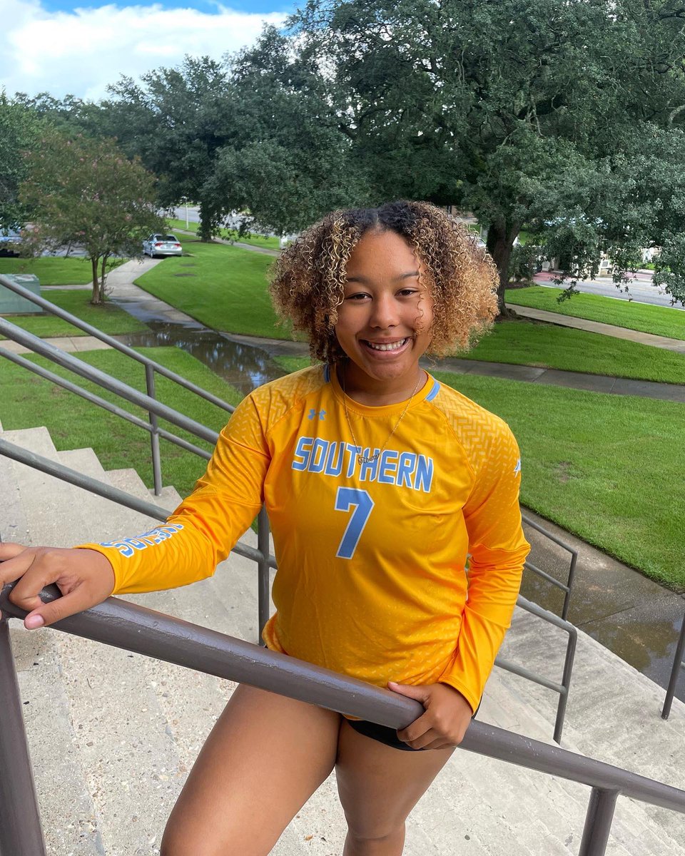 TrinityLane2022's tweet image. #7 signing in…