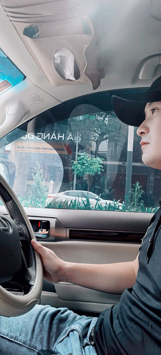 Linh95478575's tweet photo. Đời trai lênh đênh https://t.co/AaElo79A79