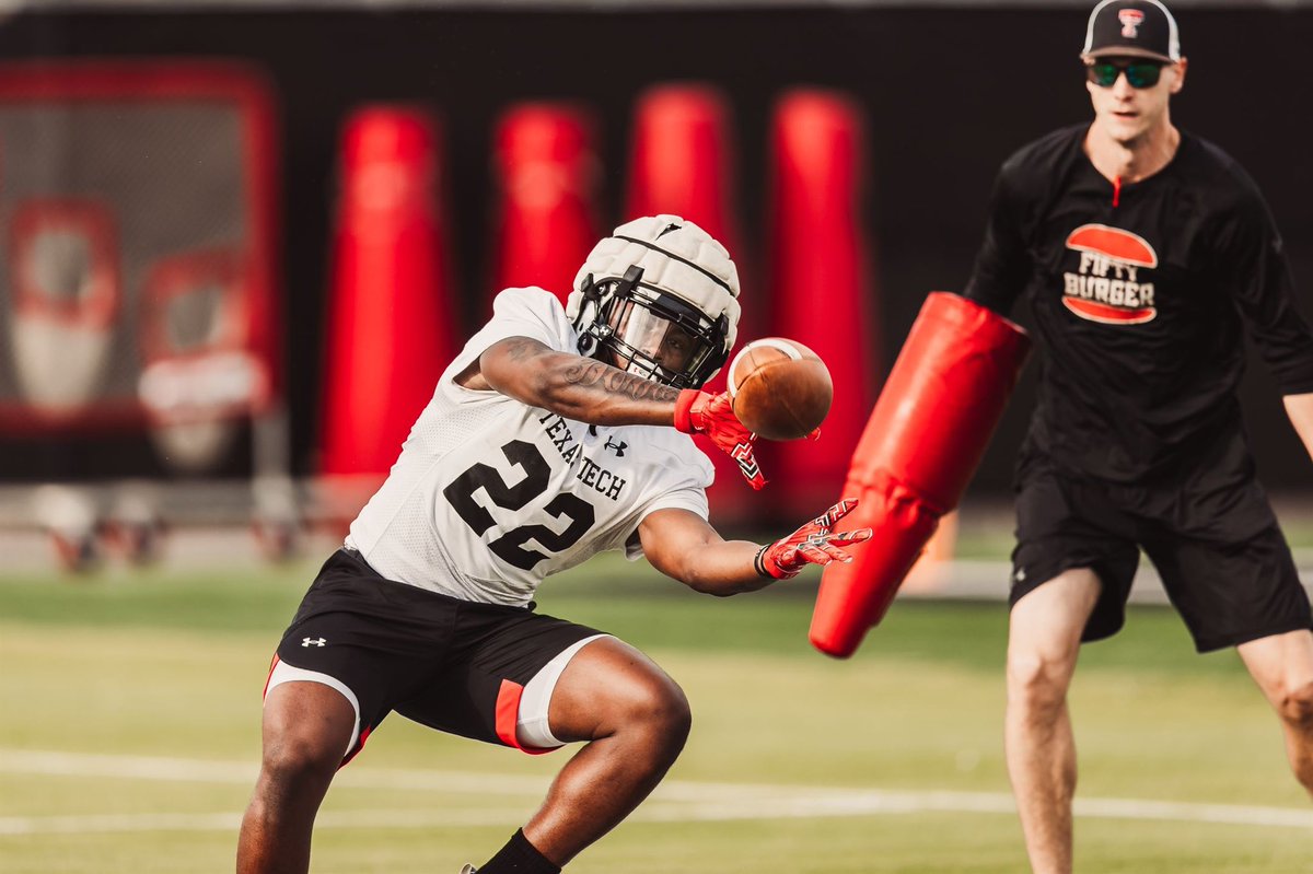 ix_b22's tweet image. New beginnings 🌵🖤 #WreckEm #TTU