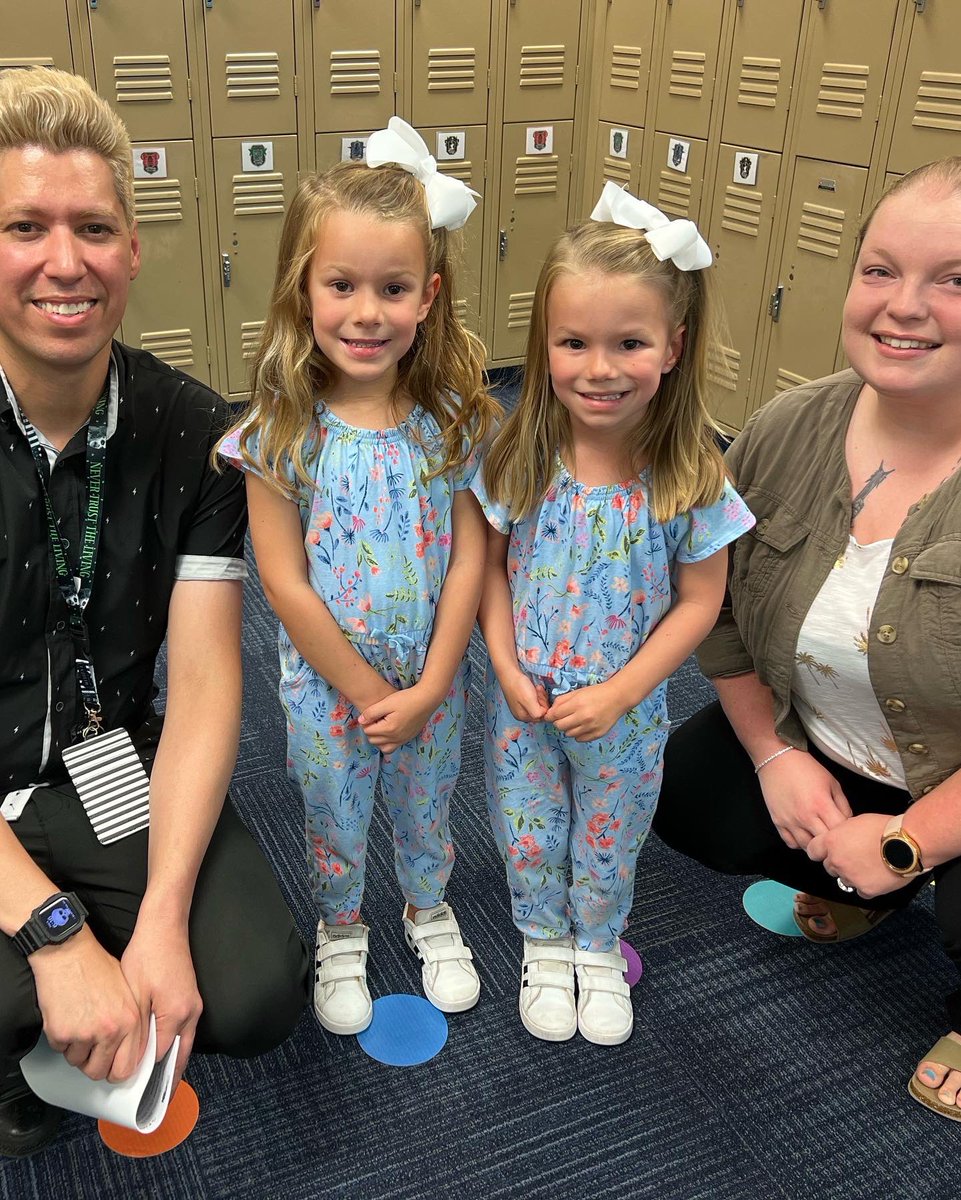 SGE_JShaw's tweet photo. The newest little Cougars!!!!! I am so excited to watch my baby girls learn and grow in CKPK!!!!!! @HEBISDpeople  #HEBISDStrongerTogether https://t.co/Z7zuPjiGC7