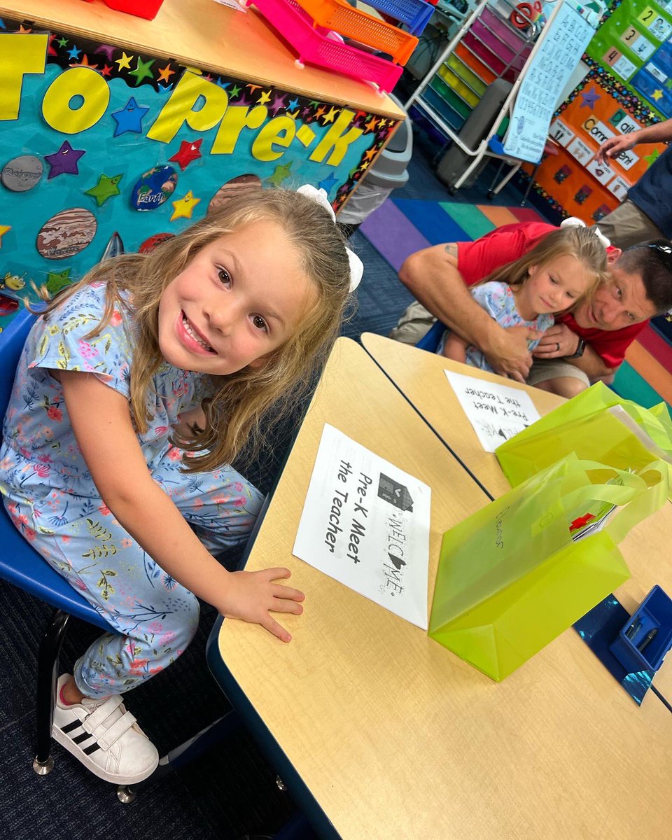SGE_JShaw's tweet photo. The newest little Cougars!!!!! I am so excited to watch my baby girls learn and grow in CKPK!!!!!! @HEBISDpeople  #HEBISDStrongerTogether https://t.co/Z7zuPjiGC7