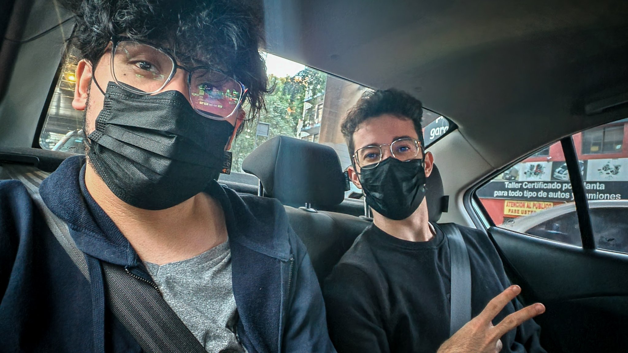 t1-mkleo-on-twitter-andamos-trolling-en-un-uber-por-3-horas-https