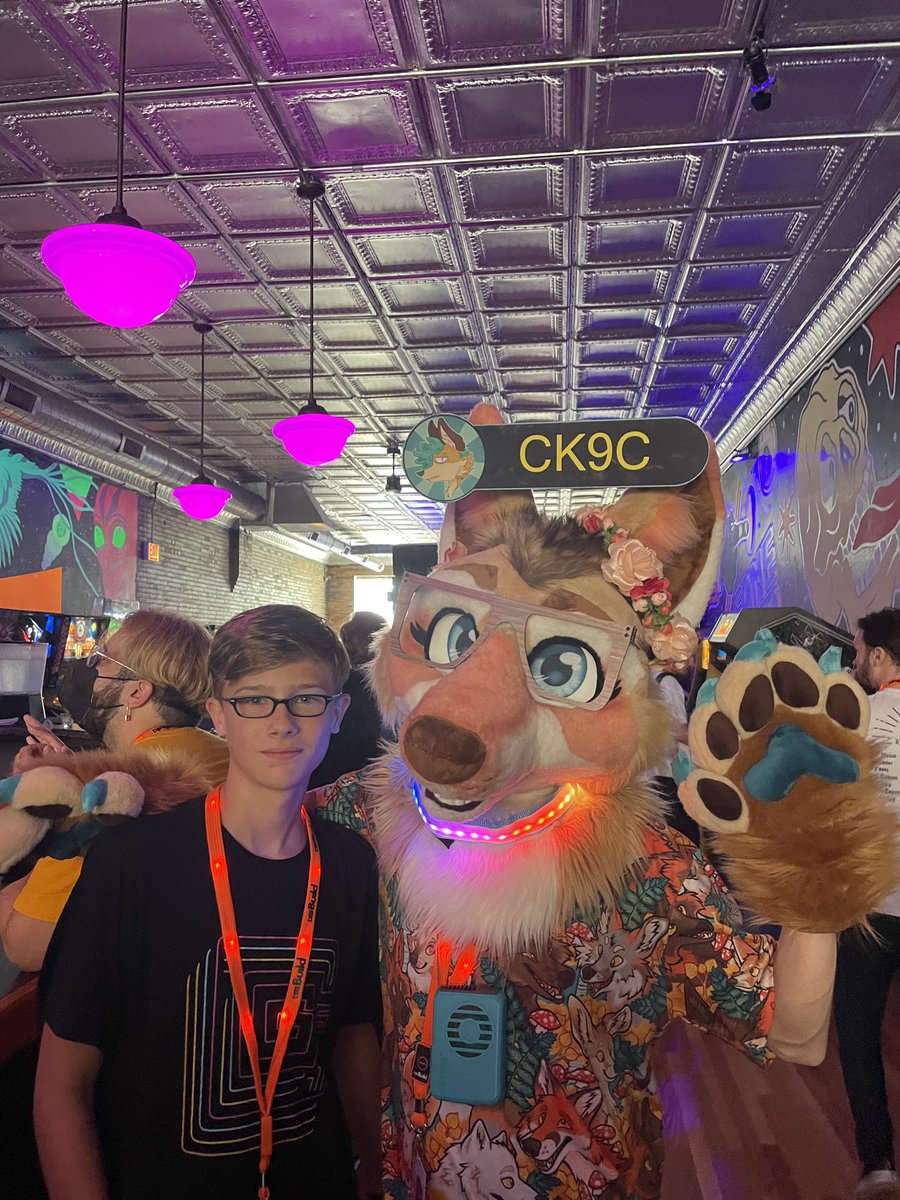 foreverinasmile's tweet photo. So. Much. Fun. My kid spent the day with his favs. Thanks to @RocketGaming_GG @JTMusicTeam @ChichiAi @ChaoticK9 for taking the time to hangout #nerdcorepartycon https://t.co/IO13uJRj0i