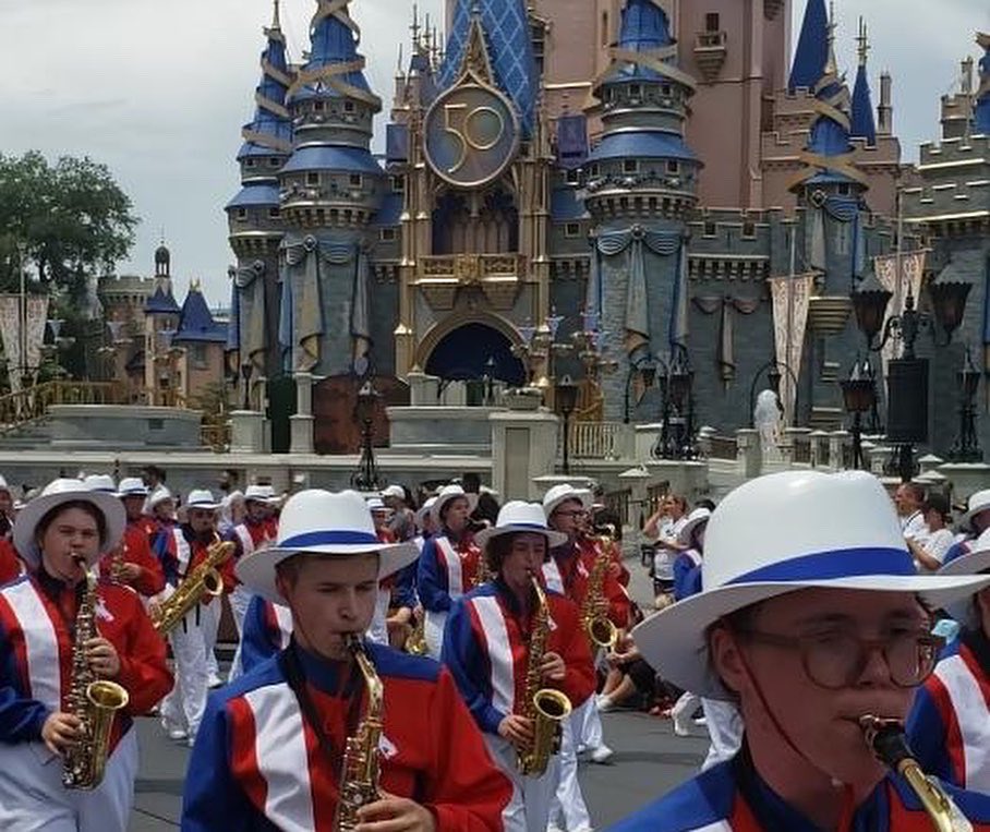 WyoBand's tweet photo. Wyoming All-State Marching Band performed in Disneyworld today to an amazing crowd of spectators. Way to represent Wyoming WASMB! #wyoband #orlandotour https://t.co/eSZjpTHE3S