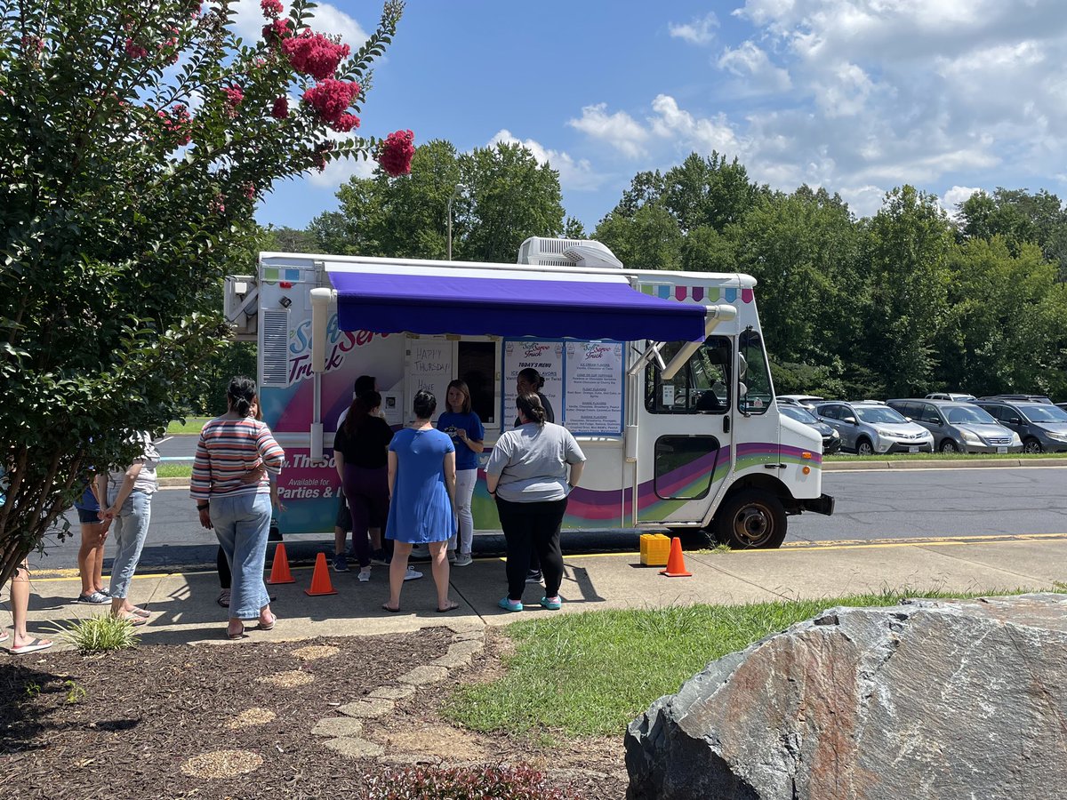 RockhillES's tweet photo. A busy work week, but we're ready for Open House on Monday! #ElevateStafford #RESGrowingSuccess #ALLIN https://t.co/5qaKeZRZkS