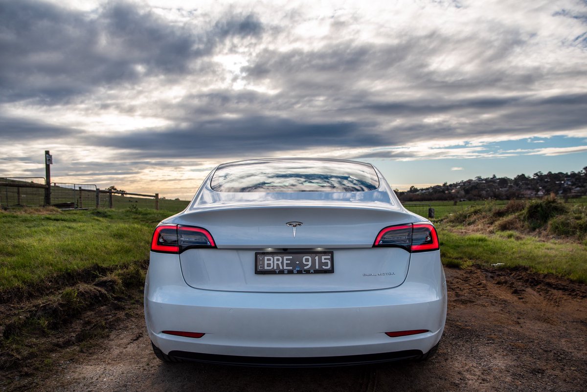 earnab's tweet photo. 1 year later, still in awe of this beauty ❤️
The tech in the car is unparalleled. 
#lovetesla #ElonMusk #TeslaModel3 https://t.co/APA4WGNXKw
