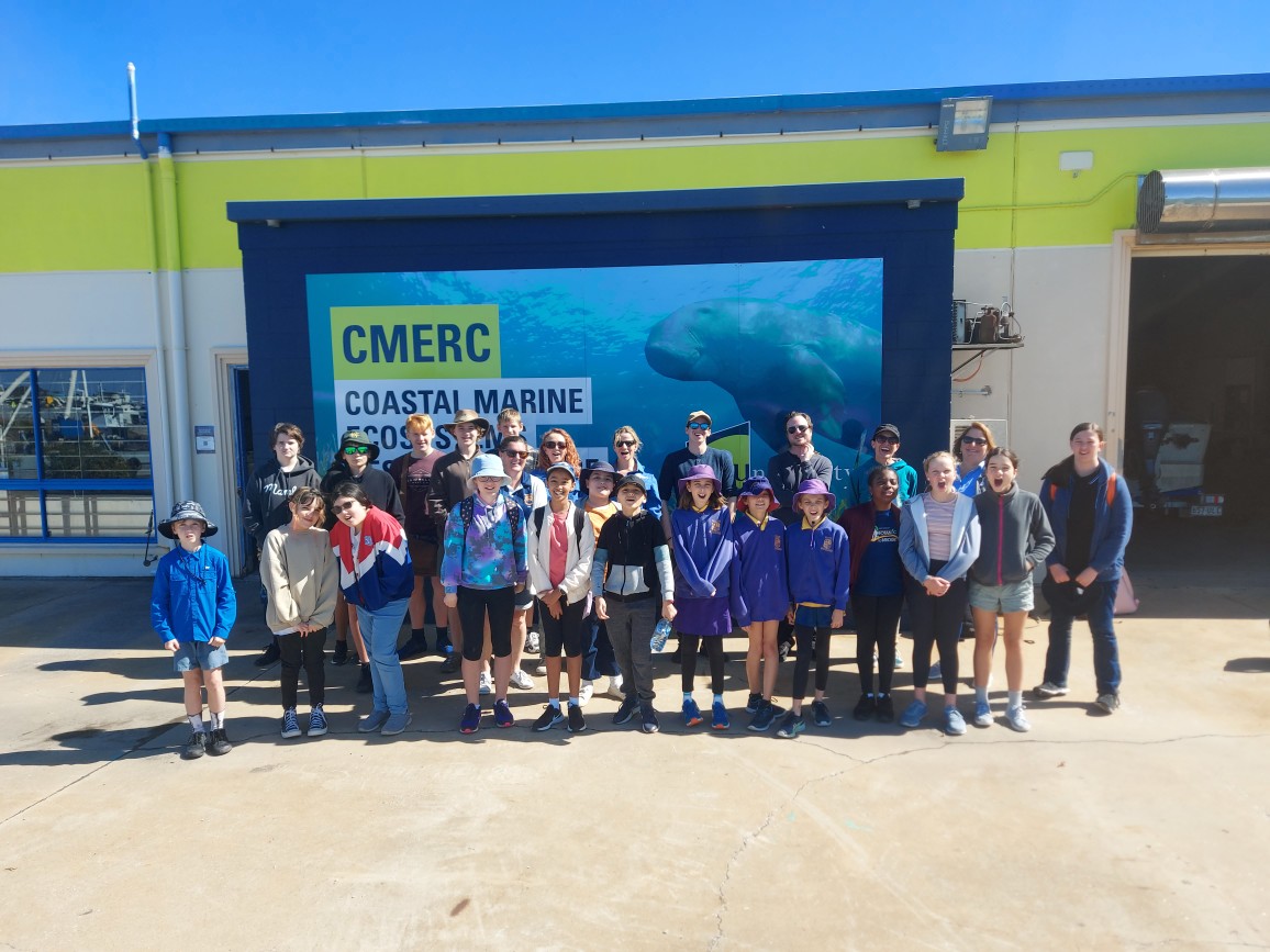 It’s been an amazing month meeting with 5 STEM groups of budding scientists from across QLD to talk about #seagrassrestoration🌱#microplasticpollution & #Marinescience @CQUniCMERC. It’s great to see so many students interested in the future of our oceans 🌊🌊