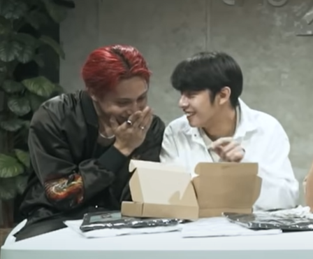 stansb19nowna's tweet photo. KENTIN ππ ANG SAYA SAYA NYO NAMAN DYAN
#SB19PagsibolUnboxing #KENTIN https://t.co/b0HkOcj0sJ