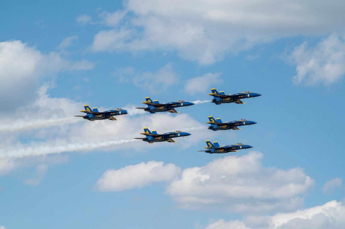 BoeingWA's tweet image. The @USNavy Blue Angels are flying high for the Boeing Seafair Air Show! If you missed today&apos;s show, you can catch them Saturday and Sunday flying over Lake Washington at 3 p.m.

#SeafairIsSummer #SeafairFestival