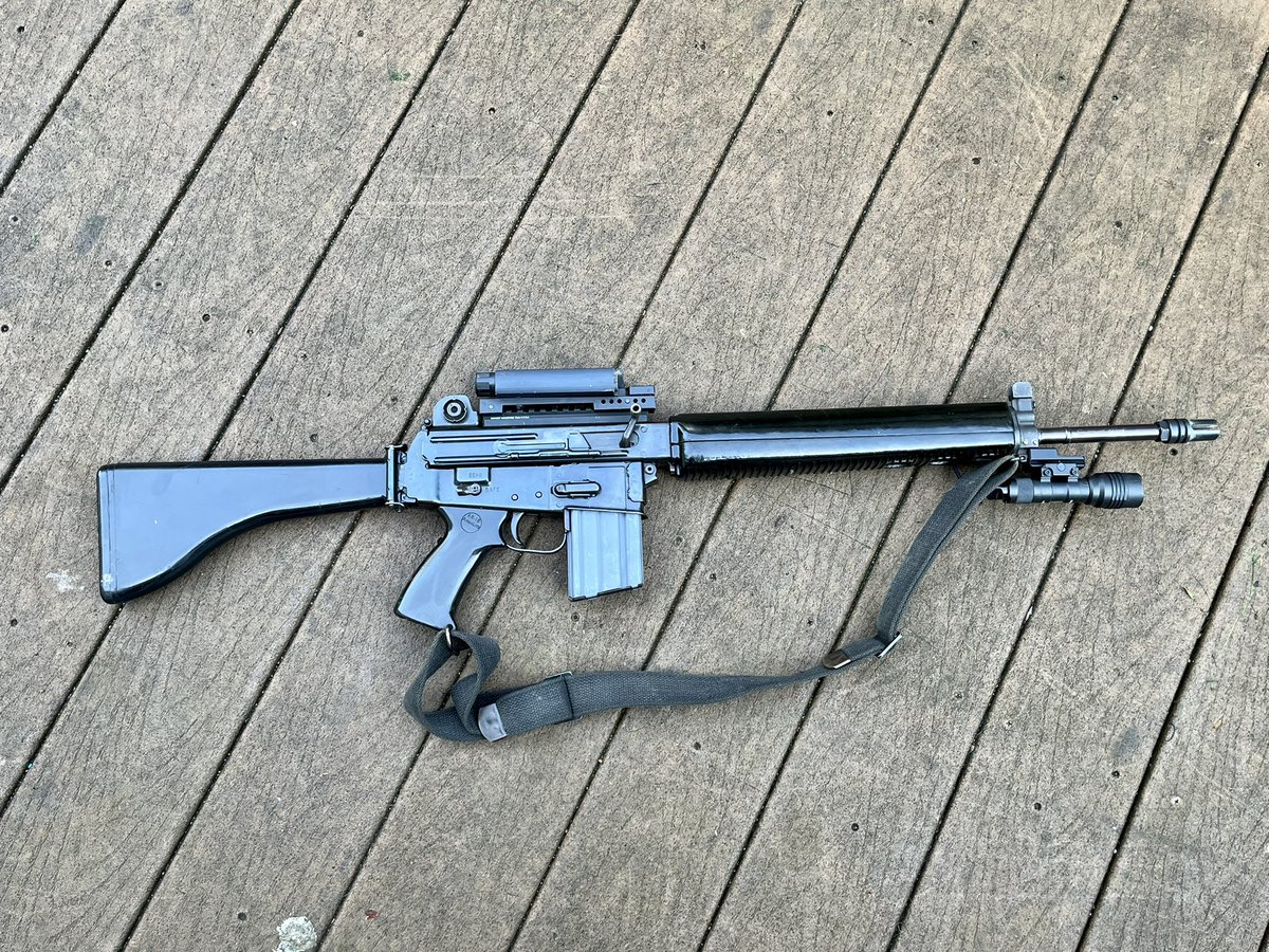 DDeagleton's tweet photo. A little late for #folderfriday but I made it with my #armalitear180 rocking that fresh @aimpointusa #reddotsight on a @midwestindustries mount with a torch made by @streamlightinc on a bayonet lug mount. #armalite #armaliterifle #ar180 #widowmaker #gun #guns #gunsoftwitter https://t.co/umXfCFT2j8