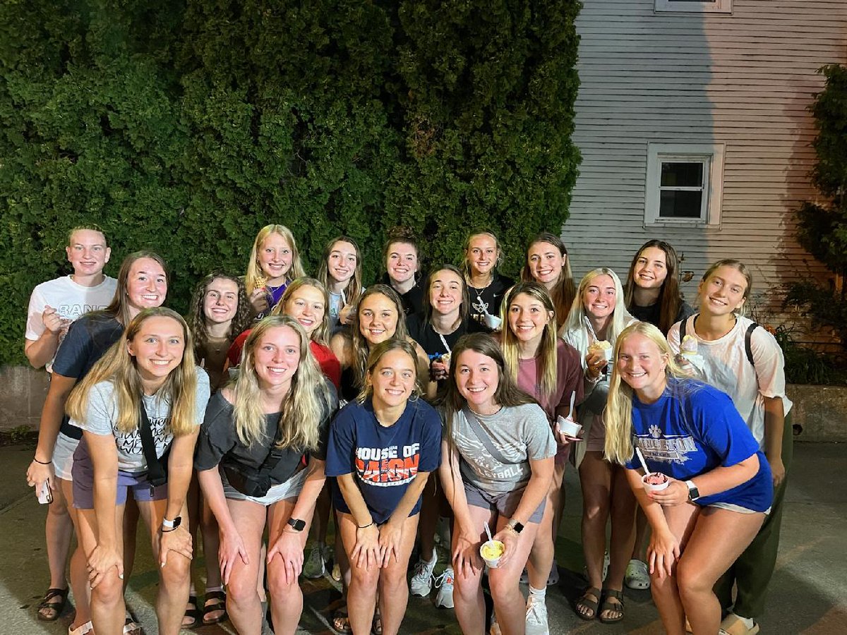 Appreciative of this group of coaches (and a few who aren't pictured) who shared their love of the game with all of our campers this summer. Very thankful for all the campers who spent time with us as well!
Camp season ✅️
2022 season is right around the corner. Go Duhawks! 💜💛