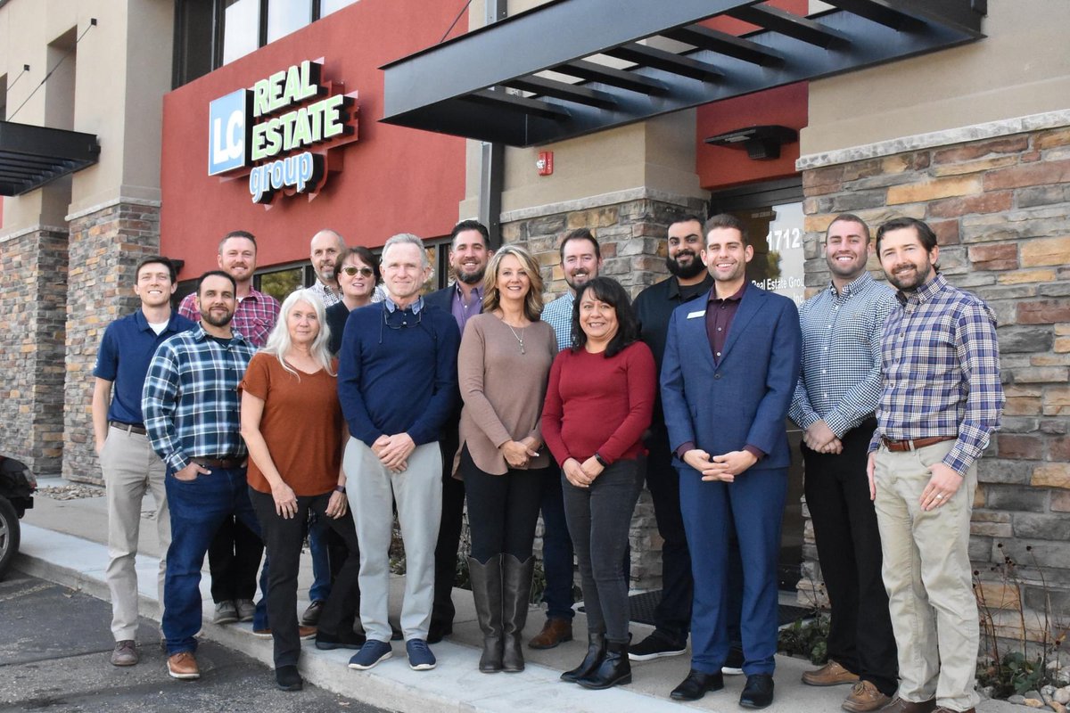 LCREGColorado's tweet image. It's #NationalWorkLikeADogDay 🐶

We recognize all of our staff at LC Real Estate Group who put in that extra bit of hard work, even during the hot summer days! Our company appreciates the effort each and everyone puts in towards their goals. Keep it up! 👊