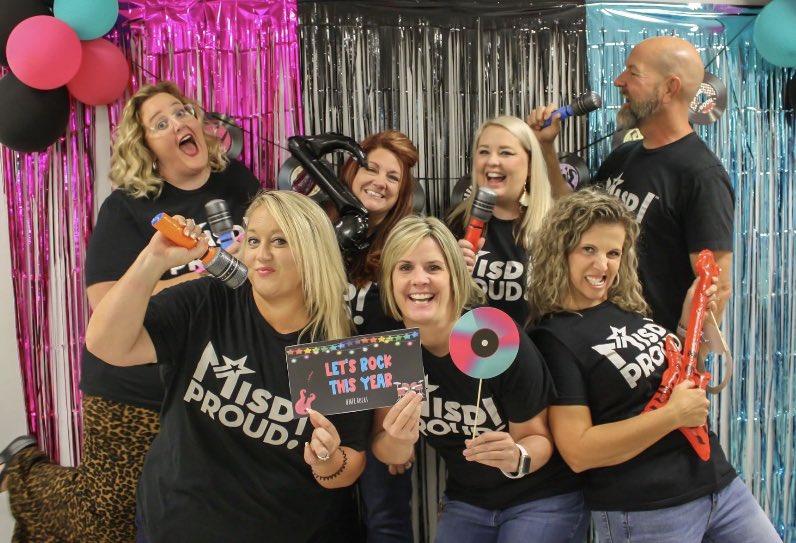 tiffanypeterman's tweet photo. Peak staff is ready to rock the 22-23 school year! #relationshiprockstars #MPErocks https://t.co/WzOMCcaqaS