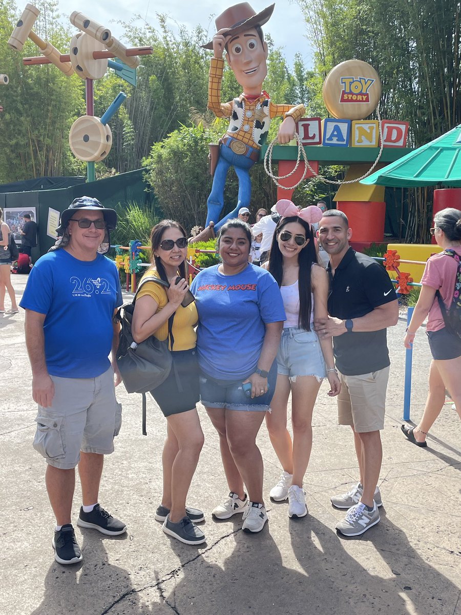 norma lopez tweet media