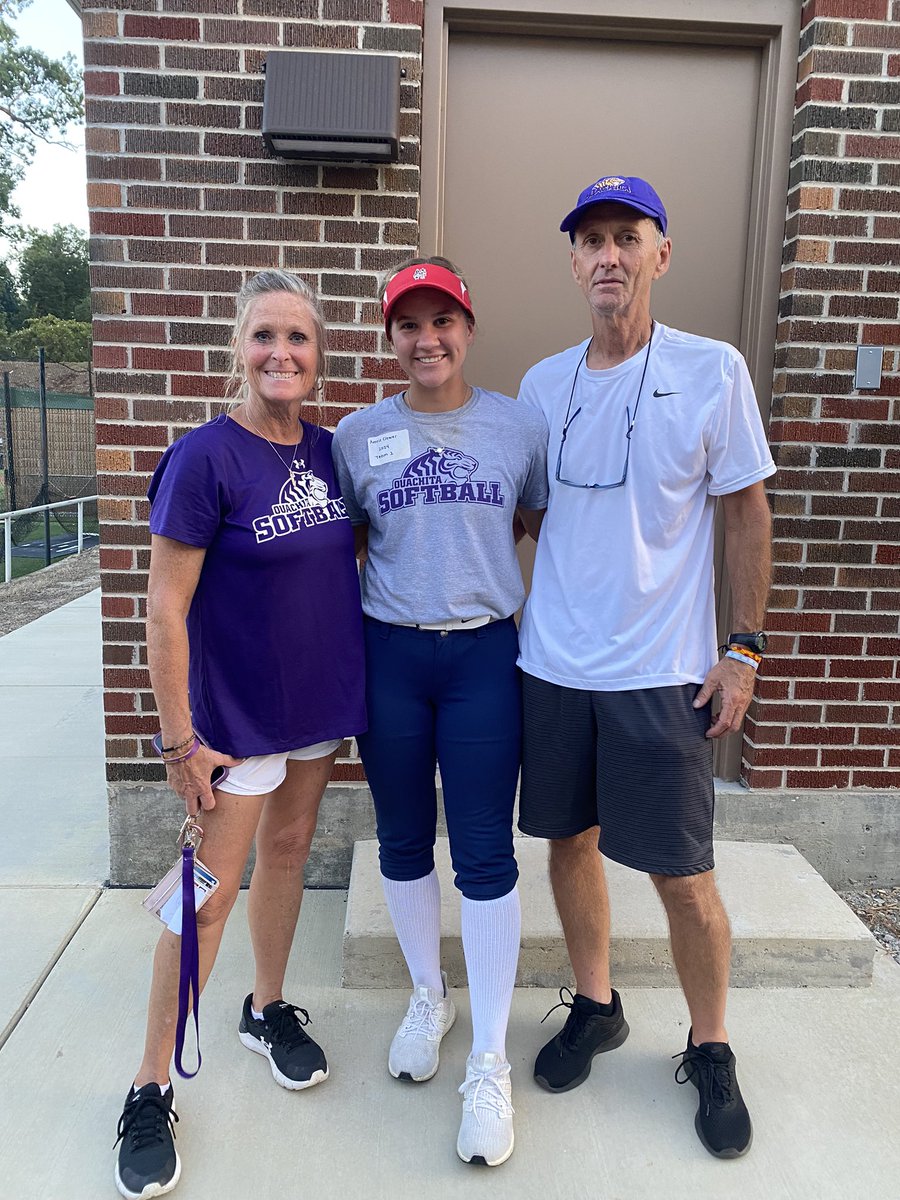 Amrie Clower tweet media